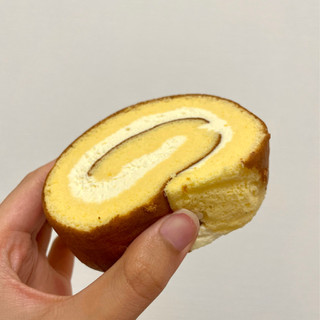 「いかりスーパーマーケット さわやかレモンロール レモンロールケーキ 袋1個」のクチコミ画像 by apricotさん