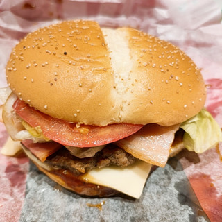 「マクドナルド 炙り醤油風 ベーコントマト肉厚ビーフ」のクチコミ画像 by ミヌゥさん