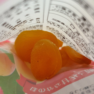 「TOMOGUCHI 太陽の恵みドライフルーツ ドライアプリコット」のクチコミ画像 by レビュアーさん