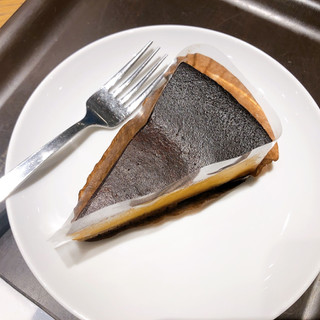 「スターバックス パンプキンのバスクチーズケーキ」のクチコミ画像 by こつめかわうそさん