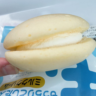 「ヤマザキ もっちりとしたスフレ ミルククリーム 1個」のクチコミ画像 by ぺりちゃんさん