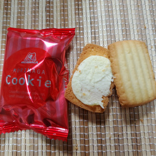 「森永製菓 れん乳サンドクッキー 箱8個」のクチコミ画像 by レビュアーさん
