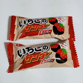 「有楽製菓 いちごのサンダーミニバー 袋140g」のクチコミ画像 by ミヌゥさん