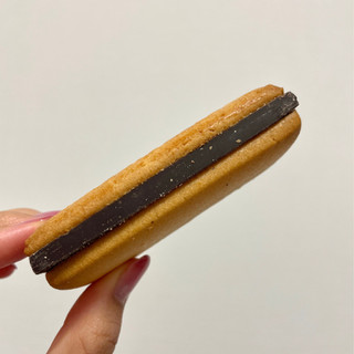 「無印良品 ビターチョコサンドクッキー 袋1個」のクチコミ画像 by apricotさん