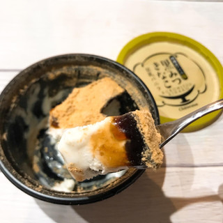 「シャトレーゼ 黒みつきなこ 豆乳バニラ カップ115ml」のクチコミ画像 by ice-tokkoさん