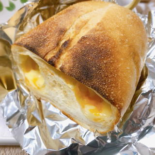 「サミットストア チーズのバタール 1／2」のクチコミ画像 by こつめかわうそさん