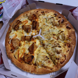 「ピザハット ザクごろチキンのオーロラソースピザ ふっくらパンピザ」のクチコミ画像 by こつめかわうそさん