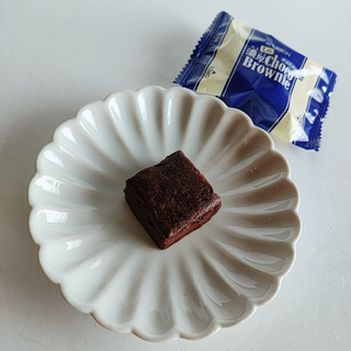「ブルボン ミニ濃厚チョコブラウニー 袋128g」のクチコミ画像 by ミヌゥさん