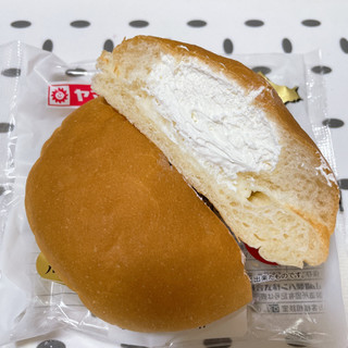 「ヤマザキ 高級牛乳パン 袋1個」のクチコミ画像 by ぺりちゃんさん