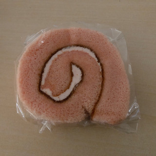 「無印良品 桜のロールケーキ 袋4個」のクチコミ画像 by こつめかわうそさん