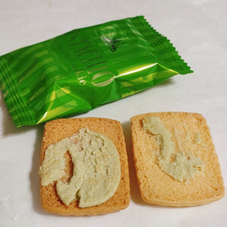 「森永製菓 ピスタチオサンドクッキー 箱8個」のクチコミ画像 by ミヌゥさん