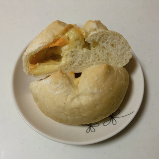 「ローソン 白いチーズパン」のクチコミ画像 by こつめかわうそさん