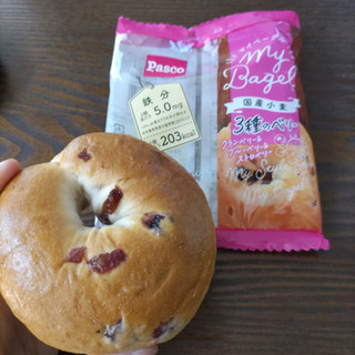「Pasco My Bagel 3種のベリー 袋1個」のクチコミ画像 by Yuka_Riiさん