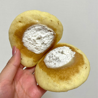 「セブン＆アイ セブンプレミアム 塩バニラパンケーキ 袋2個」のクチコミ画像 by apricotさん
