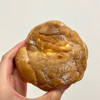 「ローソン MILK シューホイップパン」のクチコミ画像 by apricotさん