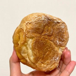 「ローソン MILK シューホイップパン」のクチコミ画像 by apricotさん