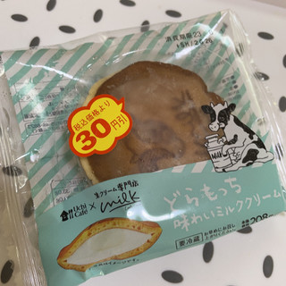 「ローソン Uchi Cafe’ × Milk どらもっち 味わいミルククリーム」のクチコミ画像 by ぺりちゃんさん