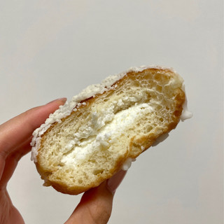 「セブン-イレブン ココナッツミルク ホイップドーナツ 袋1個」のクチコミ画像 by apricotさん