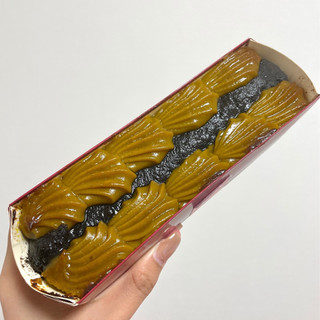 「成城石井 北海道産南瓜と黒胡麻のケーキ」のクチコミ画像 by apricotさん