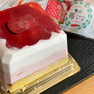 「オランジェ 贅沢苺ショートケーキ パック1個」のクチコミ画像 by もぐミさん