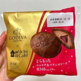 「ローソン Uchi Cafe’ × GODIVA どらもっち ショコラ＆フランボワーズ」のクチコミ画像 by apricotさん