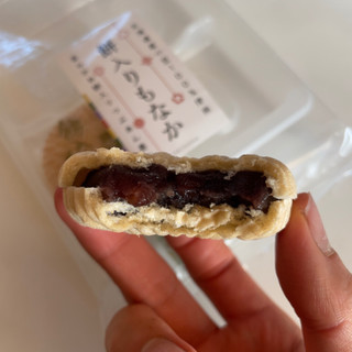 「寿製菓 餅入りもなか 袋4個」のクチコミ画像 by 芋っさんさん