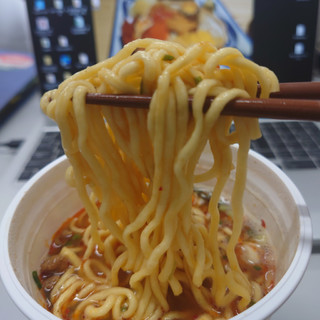 「ファミリーマート ファミマル 麺屋はなび監修 にんにく台湾味噌ラーメン」のクチコミ画像 by tddtakaさん