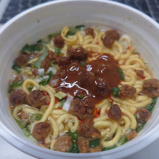 「ファミリーマート ファミマル 麺屋はなび監修 にんにく台湾味噌ラーメン」のクチコミ画像 by tddtakaさん