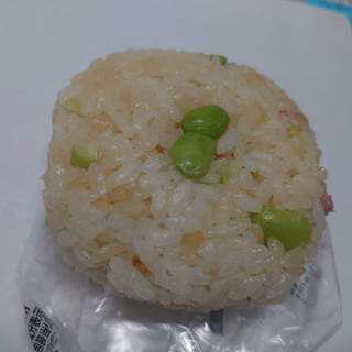 「セブン-イレブン 枝豆ベーコンバター醤油おむすび」のクチコミ画像 by tddtakaさん