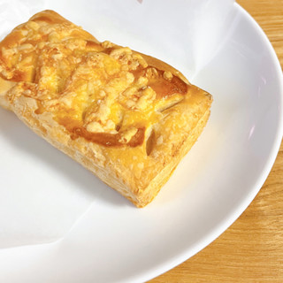 「ミスタードーナツ とろ～り4種のチーズ＆ミートパイ」のクチコミ画像 by もみぃさん