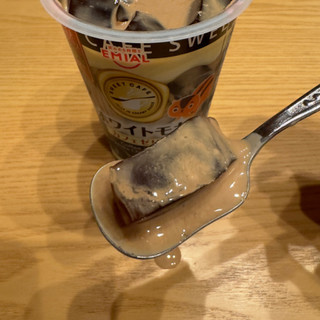 「EMIAL SWEET CAFE カフェゼリー ホワイトモカ カップ190g」のクチコミ画像 by 芋っさんさん