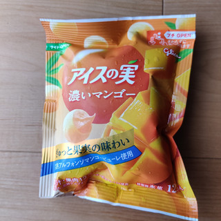 「江崎グリコ アイスの実 濃いマンゴー 84ml」のクチコミ画像 by NeOさん