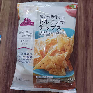 「イオン トップバリュ 塩だけで味付けした トルティアチップス 65g」のクチコミ画像 by 鉄腕子さん