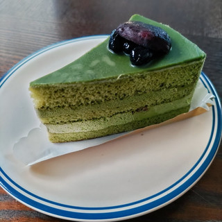 「不二家 プレミアム濃い抹茶のケーキ 鹿児島県産一番茶抹茶使用」のクチコミ画像 by COCOAさん