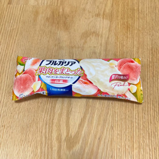 「明治 ブルガリア 果肉をまとったフローズンヨーグルトデザート 白桃 袋82ml」のクチコミ画像 by ころすけ2さん