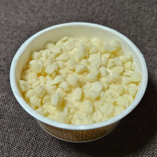 「森永 MOW PRIME 白いクッキー＆クリーム カップ105ml」のクチコミ画像 by 休日日記さん