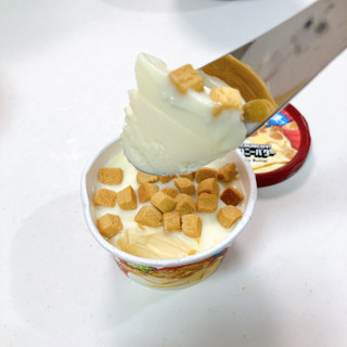 「ハーゲンダッツ ミニカップ ROCKY CRUNCHY！ ソルティハニーバター カップ87ml」のクチコミ画像 by こつめかわうそさん