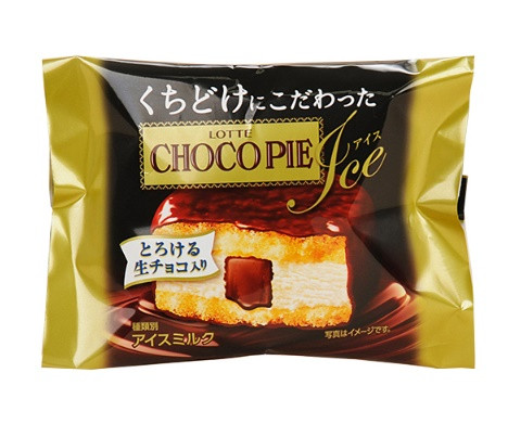 ファミリーマート ロッテ くちどけにこだわったチョコパイアイス 生チョコ入り