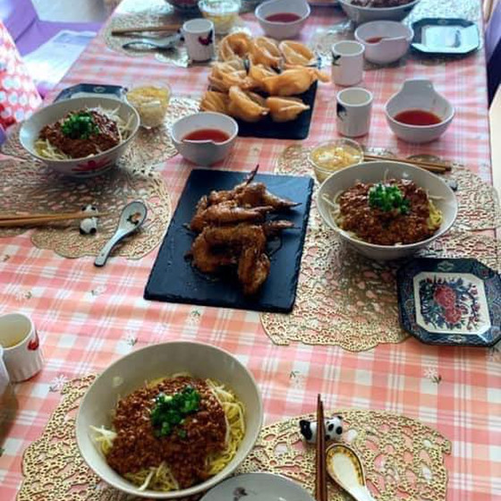 病みつき汁なし坦々麺、蜂蜜ペッパー手羽、揚げ蝦ワンタンコース