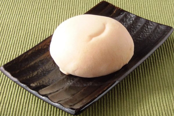 パッケージからしてキャンディの包み紙のよう。