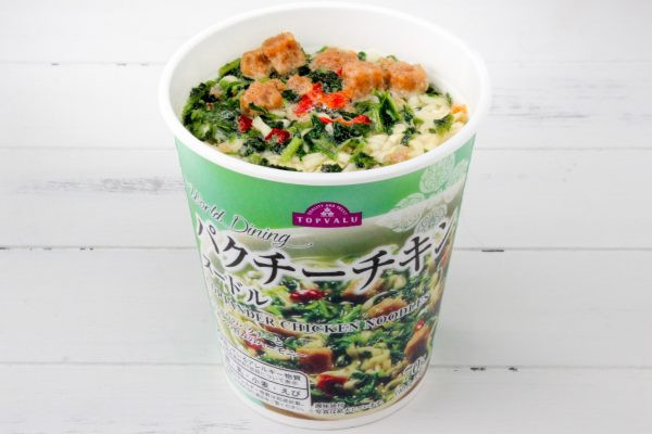 トップバリュ パクチーチキンヌードル
