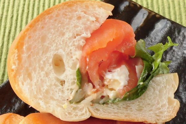 中のほうにはタマネギや酢漬けキャベツも。