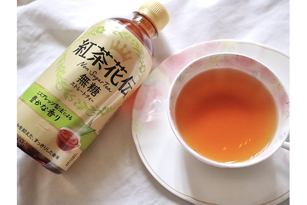 大人なスッキリで気分和らぐ♡ 紅茶花伝に無糖ストレートティーが登場!