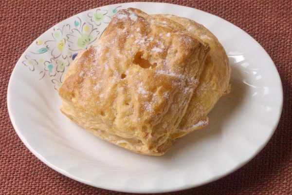 ごつごつした、ごろっと四角い生地。
