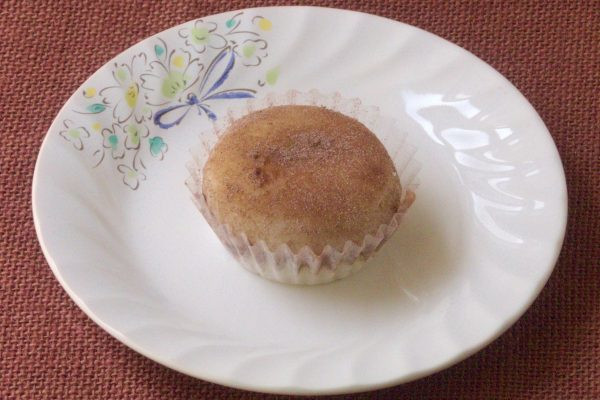 うっすら茶色がかったもち生地。