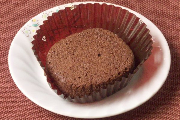 外見はスライスしたチョコケーキのよう。