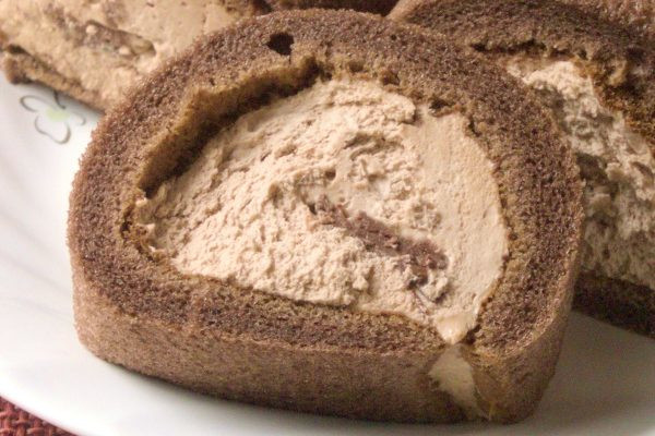 たっぷりのホイップの中にパキッとチョコが混ぜ込まれています。