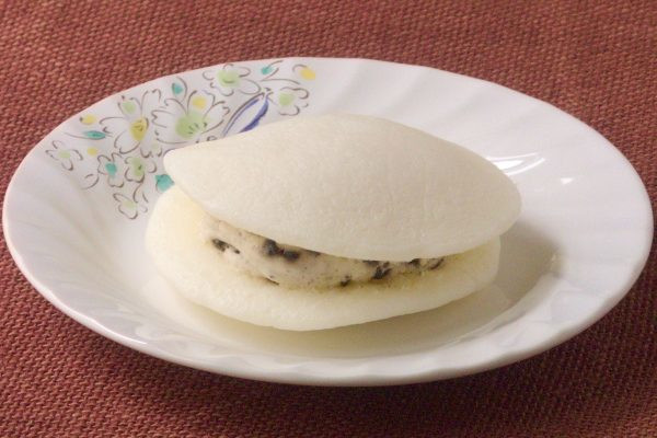 白くきめの細かいしっとりした生地。