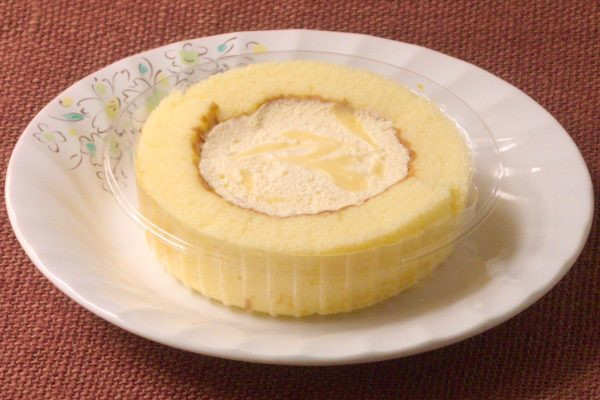 クリームをふんわり生地で丸く取り囲むいつものスタイル。