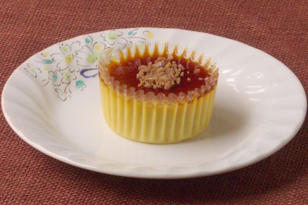 プリーツカップに収まった、プチケーキ仕立てのスイートポテト。